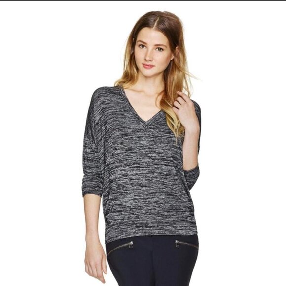 Aritzia Women's Grey and Black Jumper - Picture 1 of 4